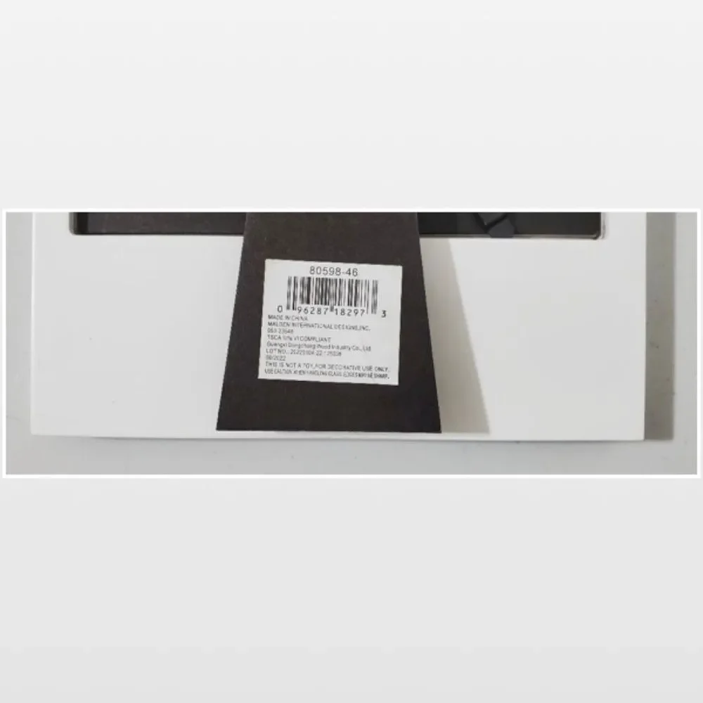 New Madlen International Picture Frame Womens Latina White 4X6 NWT